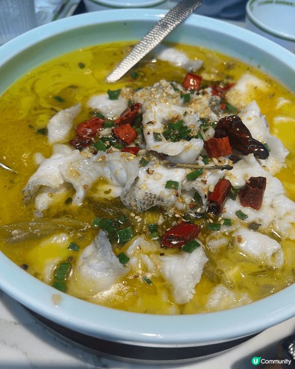 今次去左旺角辣湘湘小炒湖南菜，去到就叫左份酸菜魚，酸菜魚份量...