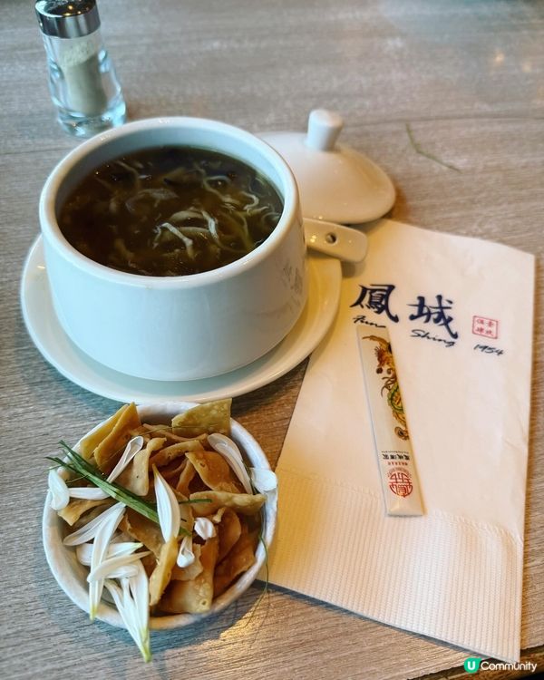 這壺普洱＋窗外藍天，把我的假日拉到慢速