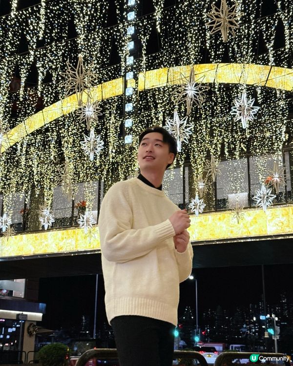 聖誕金色海，金色聖誕裝飾橫跨整個尖沙咀馬路❄️✨