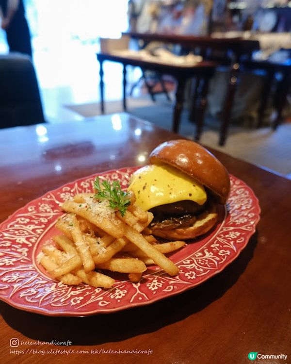 【吃下大埔】可愛打卡聖誕小熊蛋包飯 - 喫茶ちょうぼ