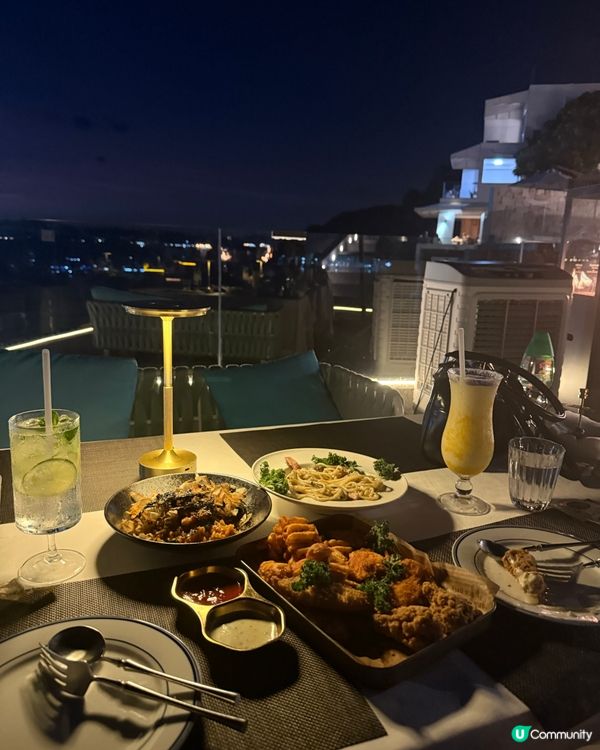 希臘洞穴泡池風格打卡