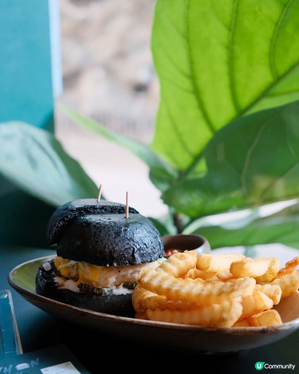 大學站高質意粉漢堡小店