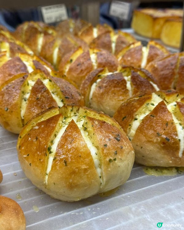 Threads爆紅蒜蓉忌廉芝士包大比拼  7-11新出聯乘 VS 人氣街坊小店