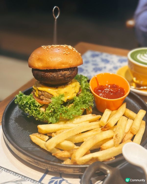 宋王臺美食初體驗！🤩 烤春雞+漢堡包！😋 