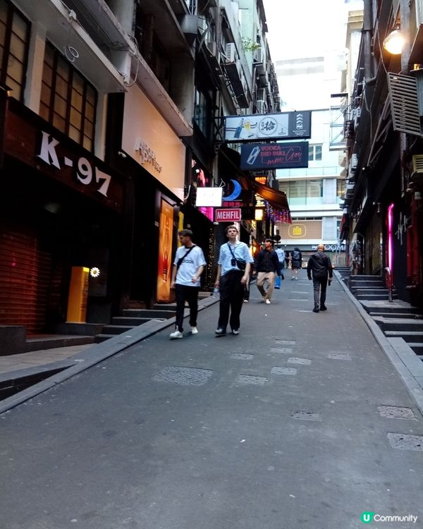 蘭桂坊換上聖誕佈置🎄！你哋去倒數未？🥳