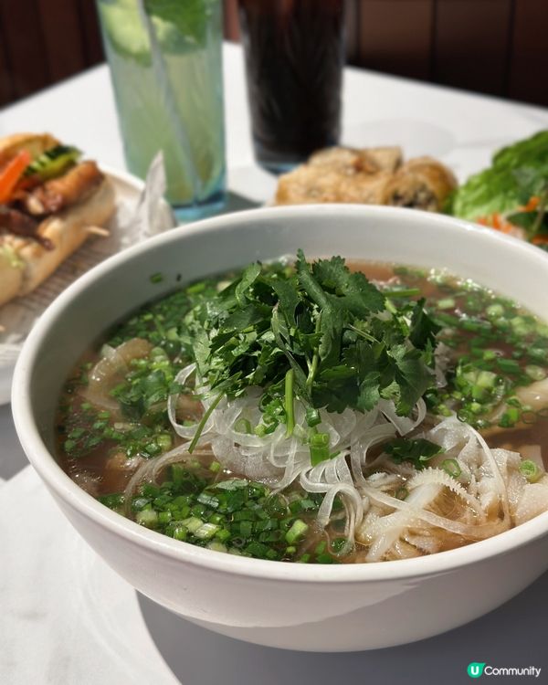 連續8年榮獲米芝蓮推介喺灣仔月街好有人氣嘅Pho店🇻🇳Bra...