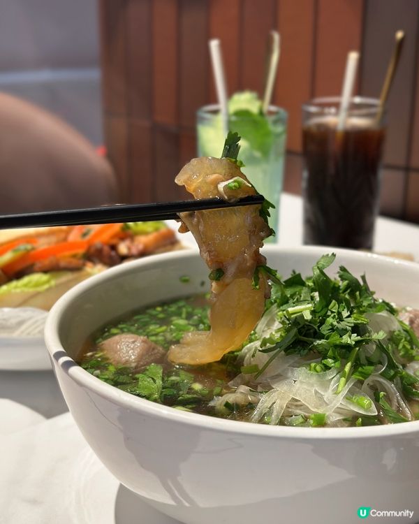 連續8年榮獲米芝蓮推介喺灣仔月街好有人氣嘅Pho店🇻🇳Bra...