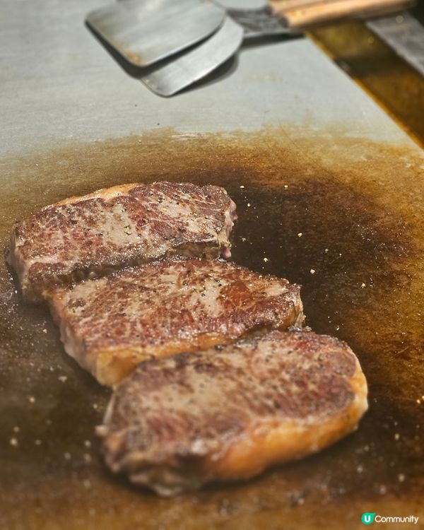 今個聖誕一於同好友同埋小朋友去帝逸酒店食屋誕自助餐歡渡聖誕啦...