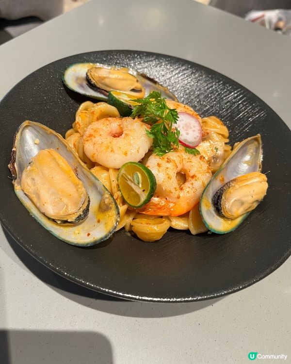 Good food in “Lab Zero”