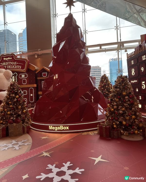 九龍灣Mega box 有熊熊🐻可以俾一家大細一齊影相！