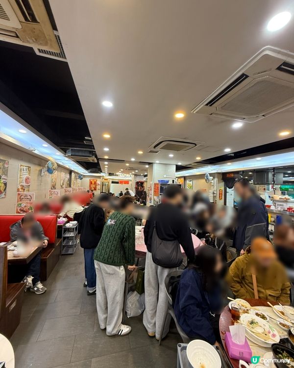 座無虛席の街坊火鍋老店