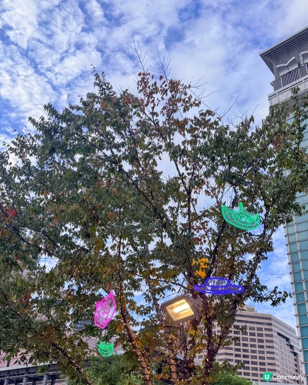 1.  台北101聖誕🎄！玩具總動員陪你過