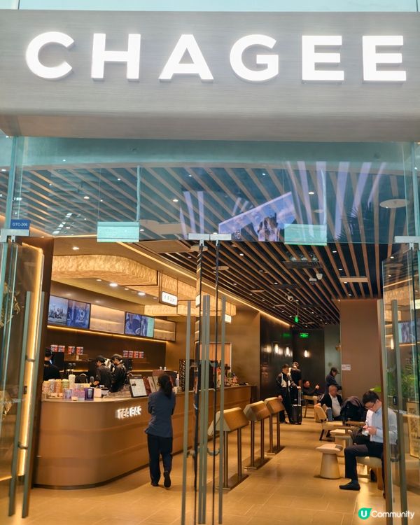 深圳寶安機場很大~ 