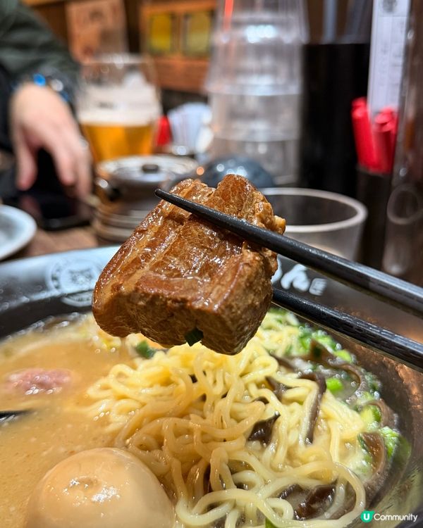 灣仔聖誕燈飾後，一虎拉麵暖笠笠🍜！