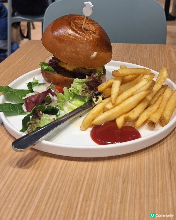 URBAN CAFE 觀塘店 超多可愛貓咪 食物好味 