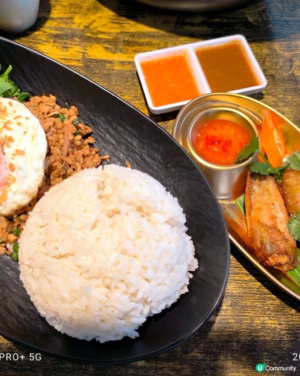 無限時有自然光坐係獨立車箱食泰菜