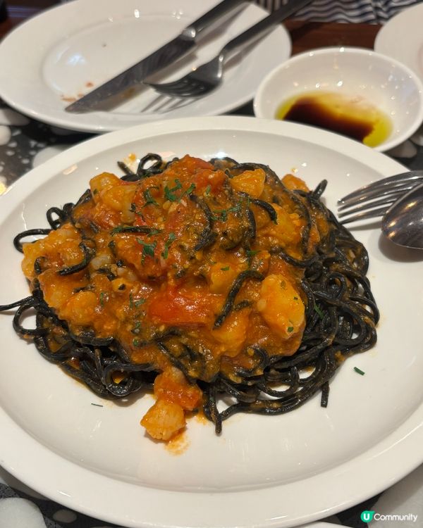 聖誕限定開心果tiramisu 😋