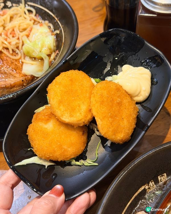 深水埗拉麵控必收！「麵屋黑岩」黑蒜湯底超濃郁