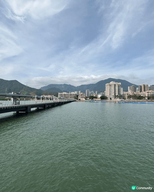 沙頭角是香港新界東部的一個地區，位於深圳河旁，與中國大陸接壤...