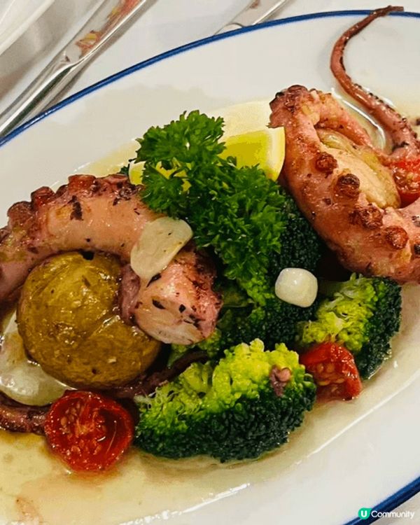 澳門葡景軒海鮮飯好足料，炙烤八爪魚蕉香彈牙。用餐環境舒適濶落...