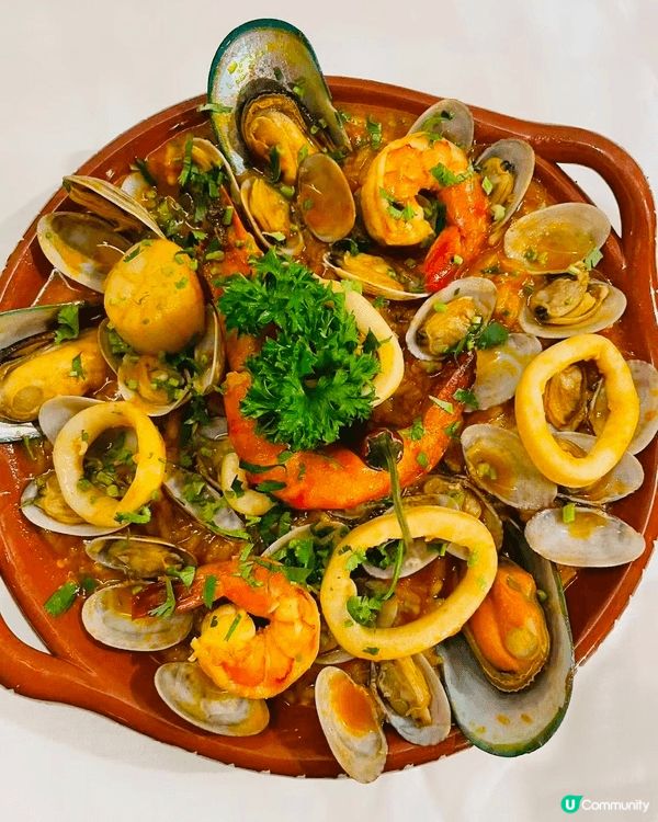 澳門葡景軒海鮮飯好足料，炙烤八爪魚蕉香彈牙。用餐環境舒適濶落...