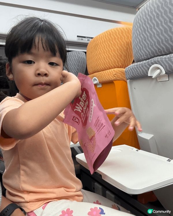 高鐵初體驗😆 有d 似係本子彈火車咁，超快就由深圳北返到香港...