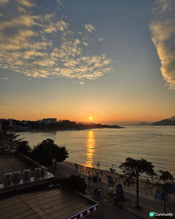 大鵬所城古韻悠然，較長尾沙幼浪平！酒店推開陽台就是一線海景日...
