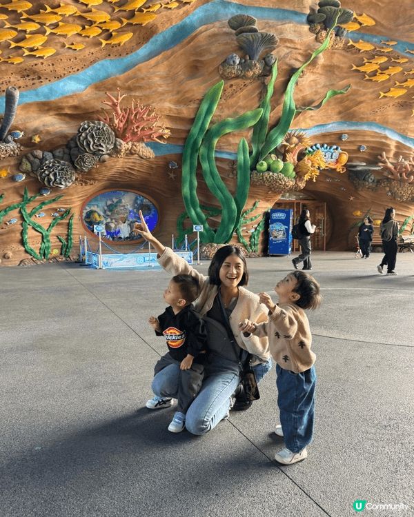 兩歲壽星仔勇闖長隆海洋王國賀壽，佢一入場就指住天花大叫：「嘩...