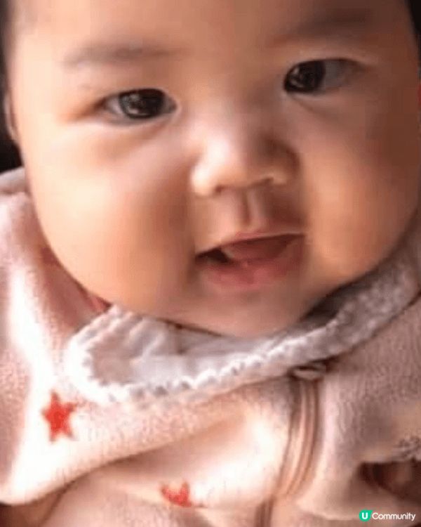 BB 最可愛的一面，就係純真的笑容，簡單不造作，你對BB無微...