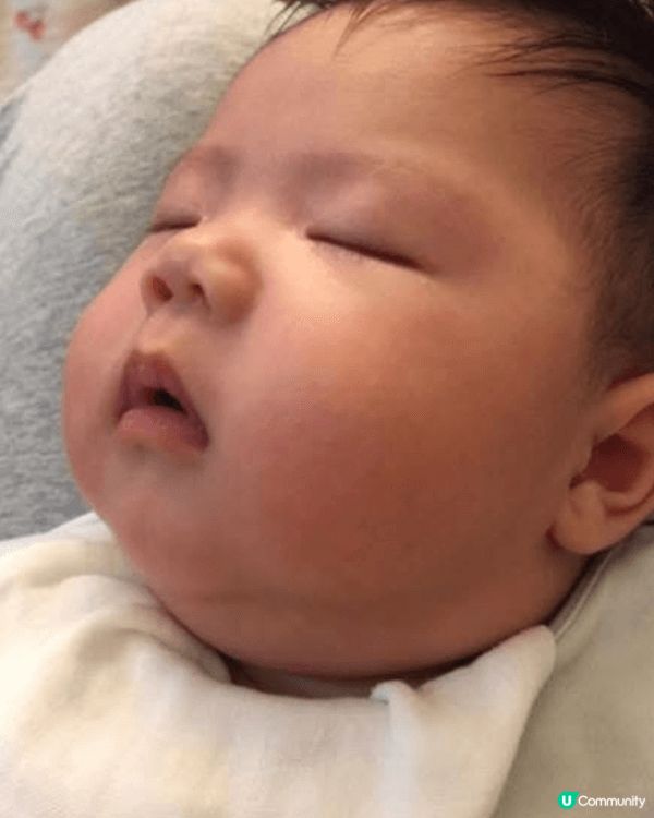 BB 最可愛的一面，就係純真的笑容，簡單不造作，你對BB無微...