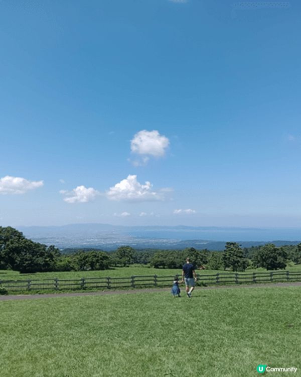 帶小眼晴看世界，暑假時一家三口去米子大山牧場，小朋友既興奮又...