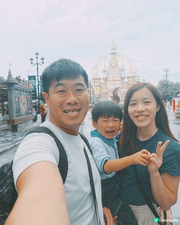 我和家人去了越南富國島旅行，乘纜車到 Sun World 玩...