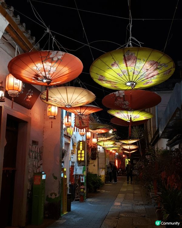 深圳甘坑古鎮內的甘坑巷內，充滿著客家傳統居民的古風特色，特別...