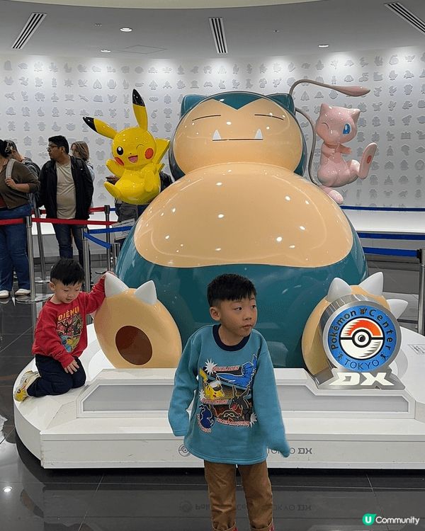 去東京Pokemon Store打卡和富士動物園坐籠車，餵獅...