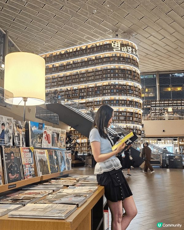 📚圖書館也可以變成藝術館✨️  #星空圖書館별마당도서관 #...