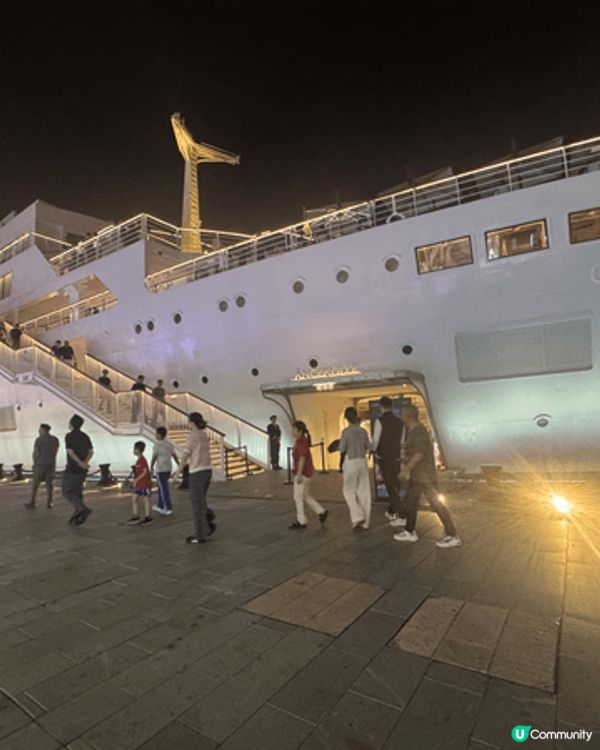 之前去咗深圳海上世界嘅華明輪參觀，之後喺附近嘅一間日式壽喜燒...