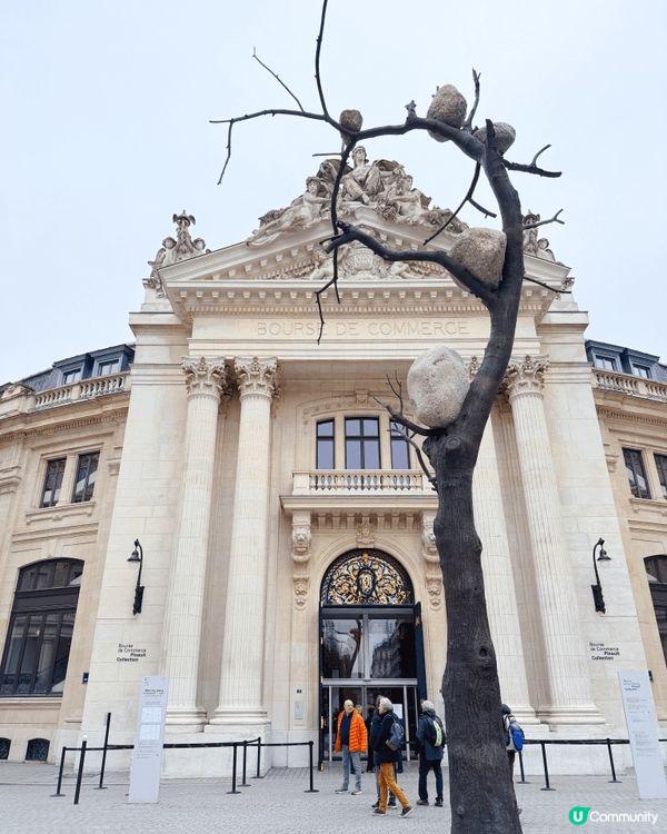 走進巴黎當代藝術館💗🇫🇷吸收一下文藝氣息！展館設在18世紀的...