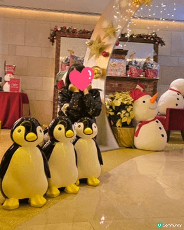 因為去飲宴，所以發現好正的聖誕佈置，有點北歐式，有雪人、有白...