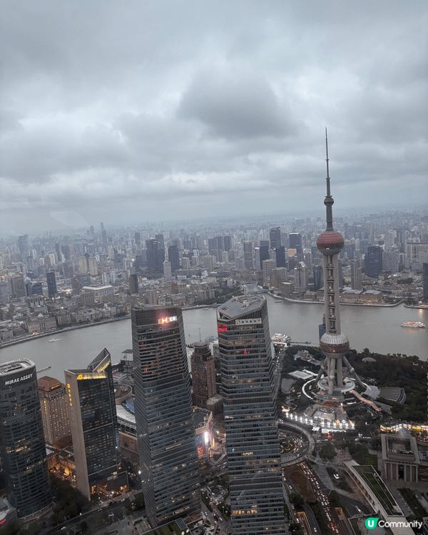 上海外灘日夜景色感覺都不一樣，各有特色，要親臨現場，才能領略...