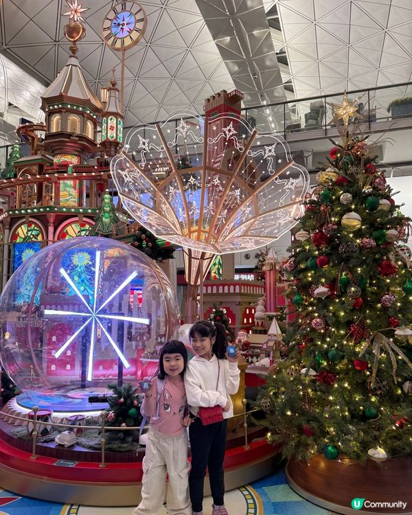 嚟到機場見到靚靚嘅聖誕佈置🥰