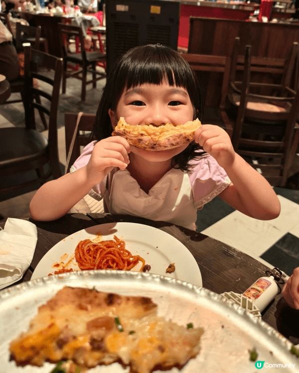 心之最喜歡同daddy mami周圍尋找美食，由pizza ...