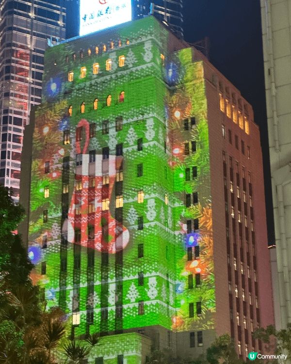 中環遮打花園的燈飾與裝飾，大型聖誕樹、燈光裝置及主題佈置，適...