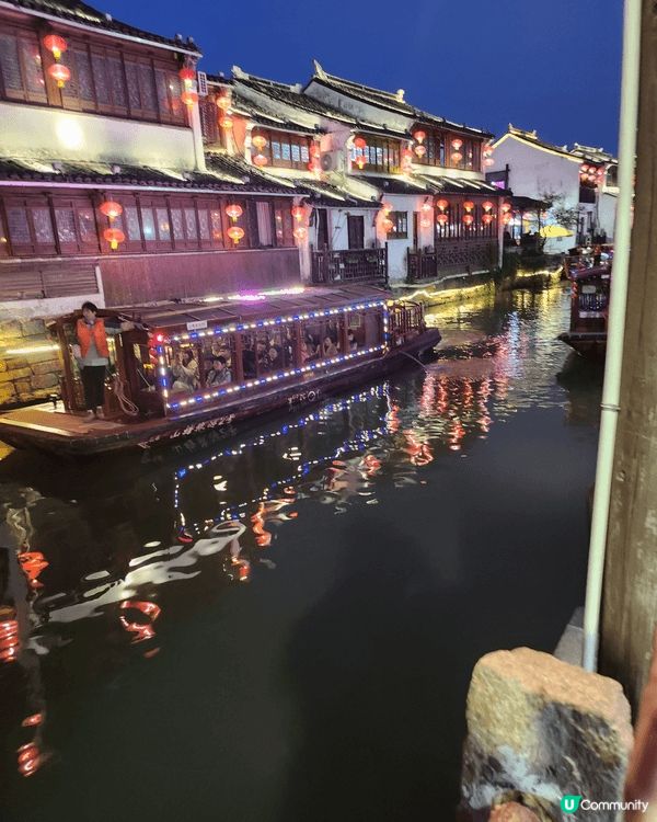 上海蘇州風景如圖， 城隍廟 朱古力特色商店 目不暇給 價錢相...