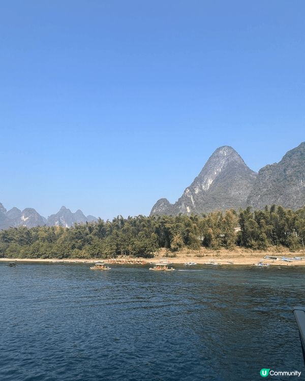 桂林山水甲天下，果然唔錯，天然美景值得來欣賞，坐船游麗江👍...