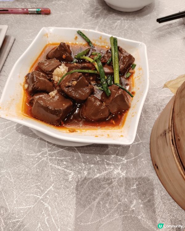 中式酒樓有如此水準極難得。罕見懷舊咖哩豬皮魚蛋，同埋韭菜豬紅...