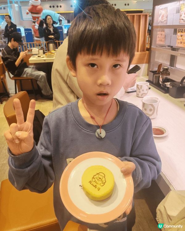 元氣壽司店，好吃，又新鮮，小朋友都岩吃！！！