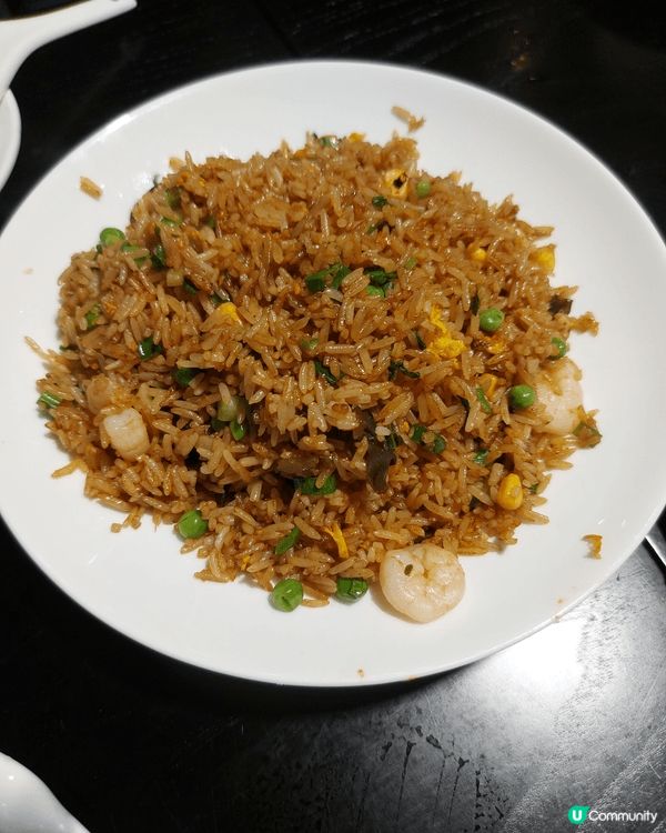 老掌櫃東北菜館，鄰近奧運站，交通方便，員工服務有禮，上菜速度...
