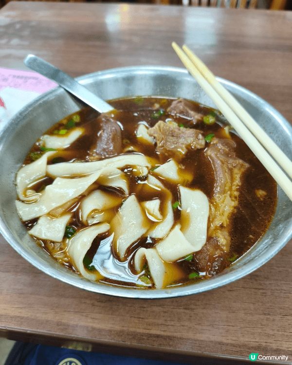 到台北旅遊主要是到故宮博物院看翡翠白菜及其他市區內的景點。