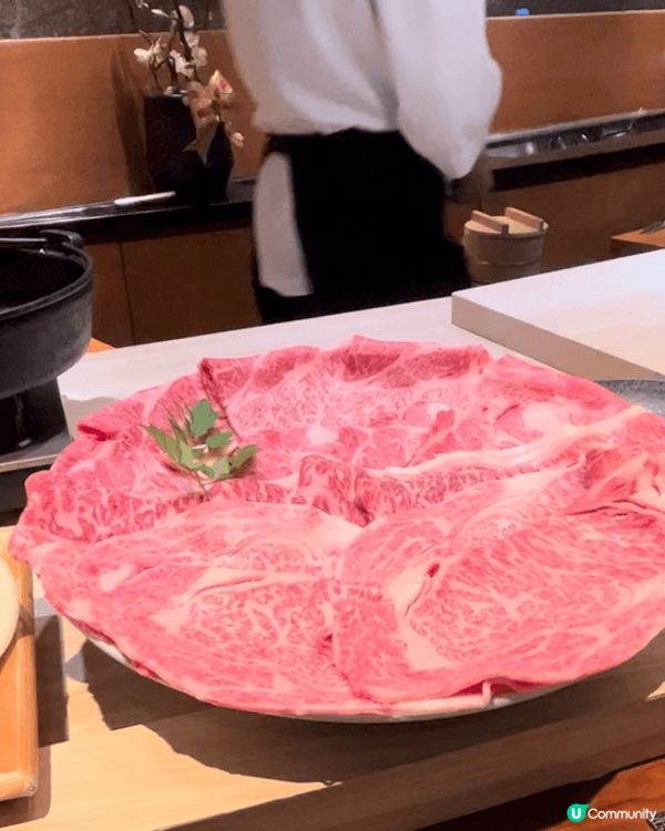 中環的燒森壽喜燒確實值得一試。餐廳的環境優雅，服務態度熱情友...