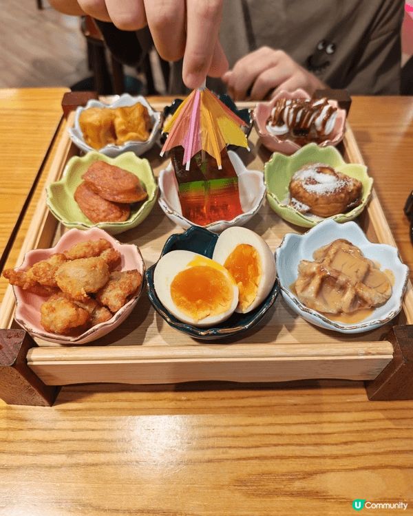 這是一間甜品店，位於荷里活廣場。